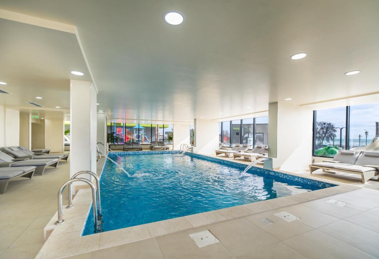 Rainbow Sea View Apartment Spa N Pool Resort - Parking Mamaia Exteriér fotografie